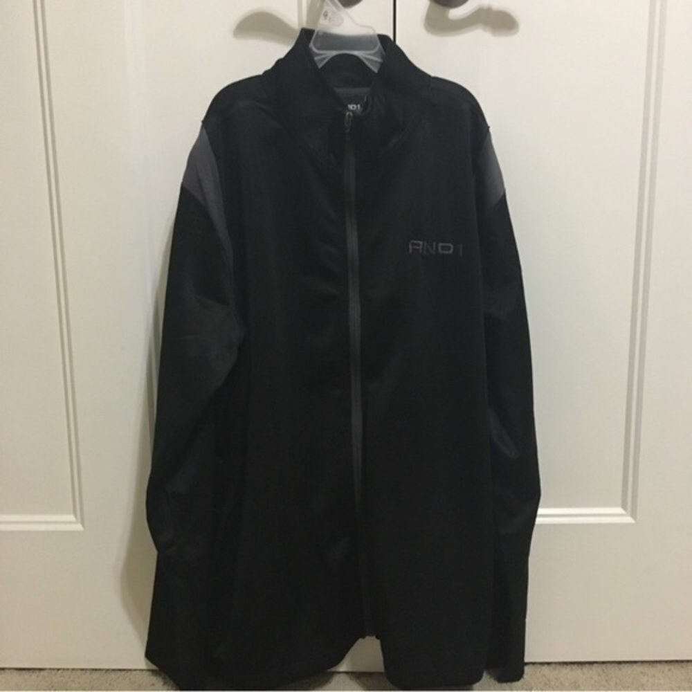 Mens size large AND1 black lightweight running jacket